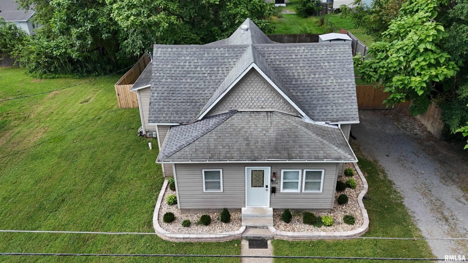 1004 Chesnut Street, Marion, Illinois 62959, 2 Bedrooms Bedrooms, 0 ,1 BathroomBathrooms,Residential,For Sale,Chesnut,0,RMAEB459182