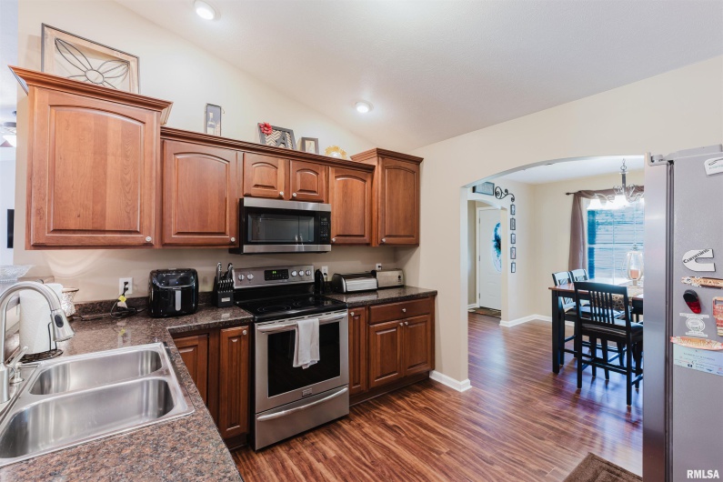 10625 Route 166, Marion, Illinois 62959, 4 Bedrooms Bedrooms, 0 ,2 BathroomsBathrooms,Residential,For Sale,Route 166,0,RMAEB459183