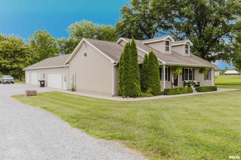10625 Route 166, Marion, Illinois 62959, 4 Bedrooms Bedrooms, 0 ,2 BathroomsBathrooms,Residential,For Sale,Route 166,0,RMAEB459183