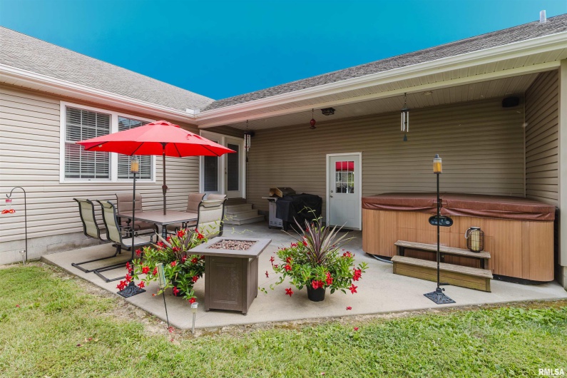 10625 Route 166, Marion, Illinois 62959, 4 Bedrooms Bedrooms, 0 ,2 BathroomsBathrooms,Residential,For Sale,Route 166,0,RMAEB459183