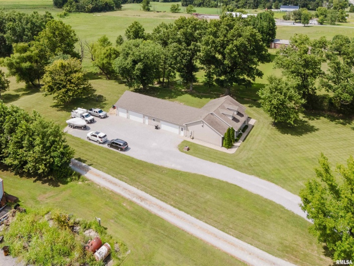 10625 Route 166, Marion, Illinois 62959, 4 Bedrooms Bedrooms, 0 ,2 BathroomsBathrooms,Residential,For Sale,Route 166,0,RMAEB459183