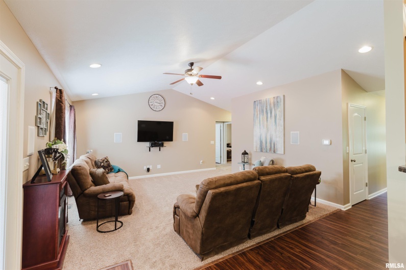 10625 Route 166, Marion, Illinois 62959, 4 Bedrooms Bedrooms, 0 ,2 BathroomsBathrooms,Residential,For Sale,Route 166,0,RMAEB459183