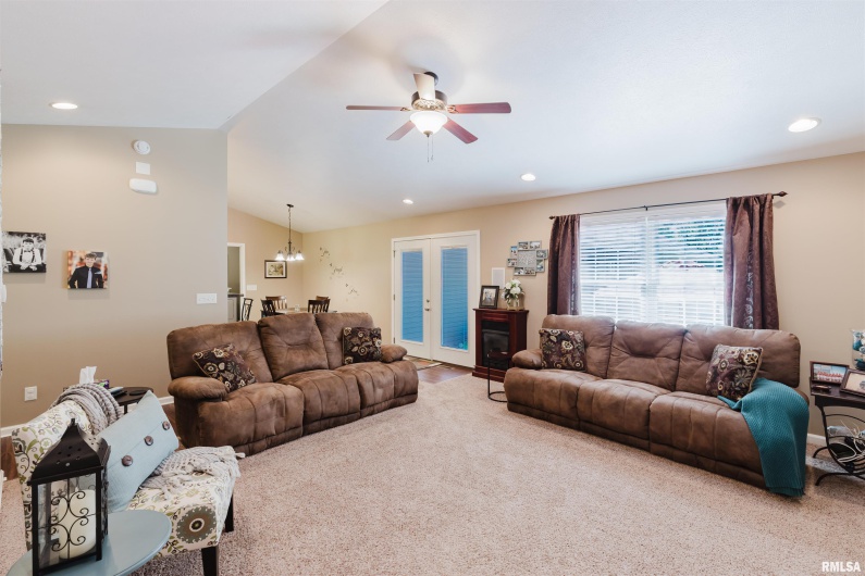 10625 Route 166, Marion, Illinois 62959, 4 Bedrooms Bedrooms, 0 ,2 BathroomsBathrooms,Residential,For Sale,Route 166,0,RMAEB459183