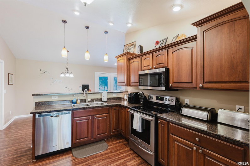 10625 Route 166, Marion, Illinois 62959, 4 Bedrooms Bedrooms, 0 ,2 BathroomsBathrooms,Residential,For Sale,Route 166,0,RMAEB459183