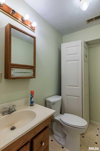 2845 Egyptian Hills Drive, Creal Springs, Illinois 62922, 2 Bedrooms Bedrooms, 0 ,1 BathroomBathrooms,Residential,For Sale,Egyptian Hills,0,RMAQC4266205