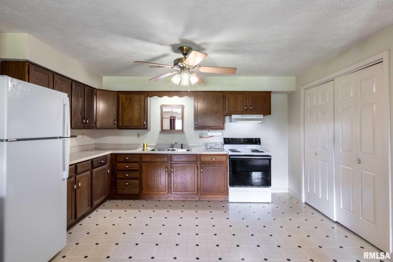 2845 Egyptian Hills Drive, Creal Springs, Illinois 62922, 2 Bedrooms Bedrooms, 0 ,1 BathroomBathrooms,Residential,For Sale,Egyptian Hills,0,RMAQC4266205