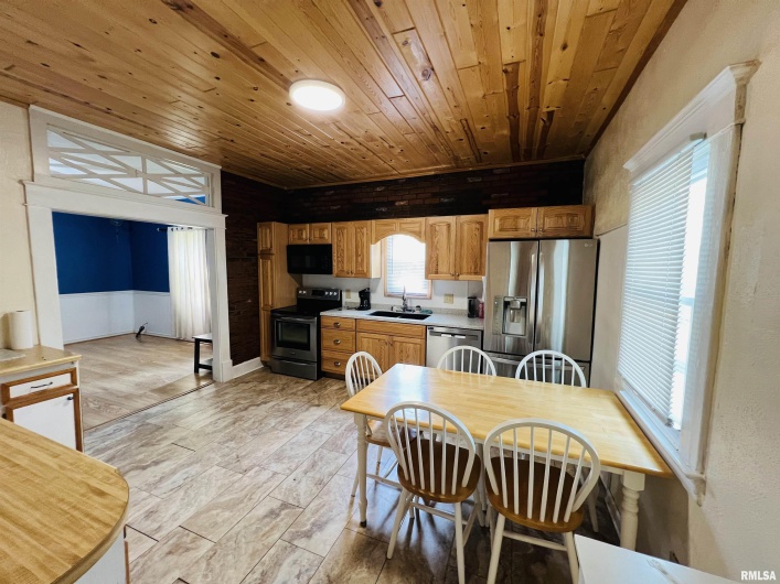 2301 MAIN Street, Eldorado, Illinois 62930, 2 Bedrooms Bedrooms, 0 ,1 BathroomBathrooms,Residential,For Sale,MAIN,0,RMAEB459195