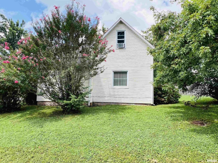 2301 MAIN Street, Eldorado, Illinois 62930, 2 Bedrooms Bedrooms, 0 ,1 BathroomBathrooms,Residential,For Sale,MAIN,0,RMAEB459195