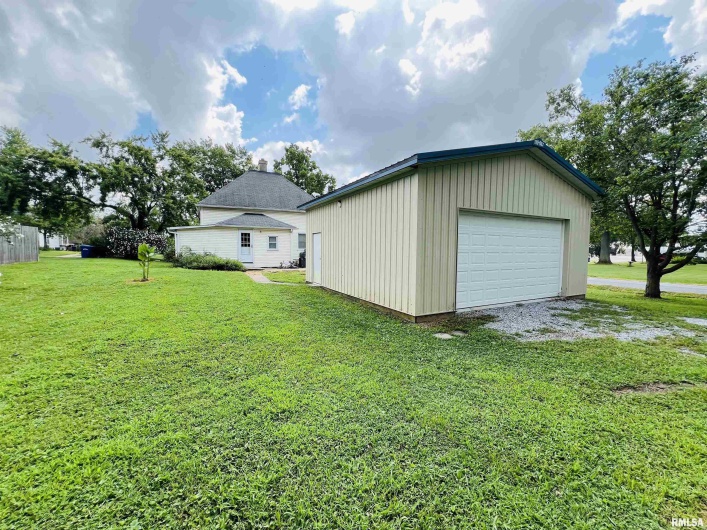 2301 MAIN Street, Eldorado, Illinois 62930, 2 Bedrooms Bedrooms, 0 ,1 BathroomBathrooms,Residential,For Sale,MAIN,0,RMAEB459195