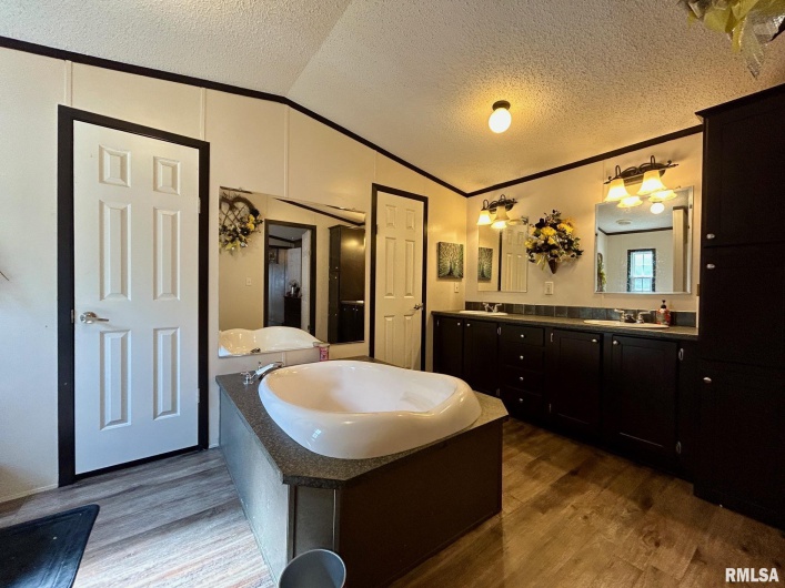501 GRANT Avenue, Dowell, Illinois 62927, 3 Bedrooms Bedrooms, 0 ,2 BathroomsBathrooms,Residential,For Sale,GRANT,0,RMAEB459197