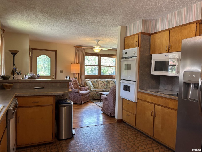 1355 Old Hwy 51 Highway, Anna, Illinois 62906, 3 Bedrooms Bedrooms, 0 ,1 BathroomBathrooms,Residential,For Sale,Old Hwy 51,0,RMAEB459200