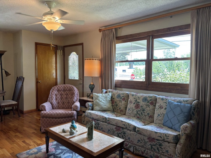 1355 Old Hwy 51 Highway, Anna, Illinois 62906, 3 Bedrooms Bedrooms, 0 ,1 BathroomBathrooms,Residential,For Sale,Old Hwy 51,0,RMAEB459200