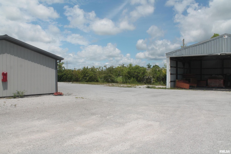 325 Industrial Park Road, Carbondale, Illinois 62901, 0 , 0 ,0,Commercial Sale,For Sale,Industrial Park,0,RMAEB459201