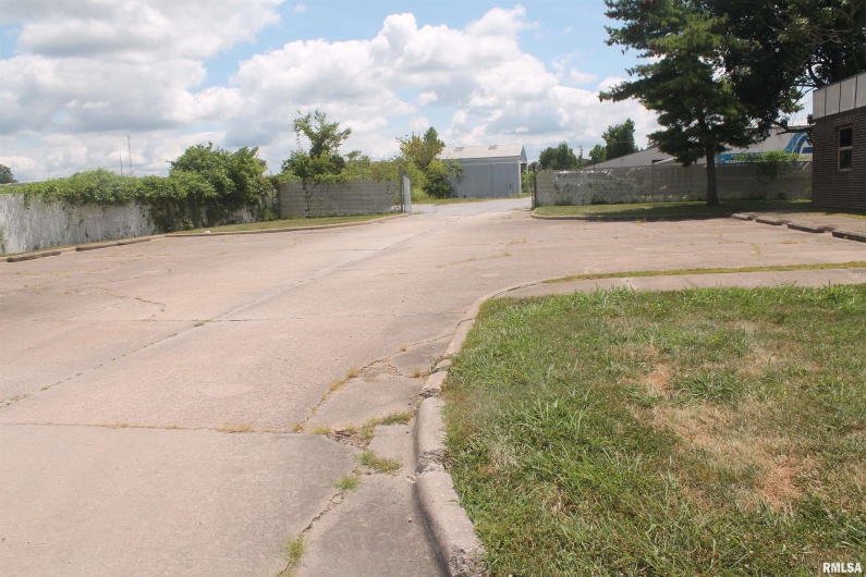 325 Industrial Park Road, Carbondale, Illinois 62901, 0 , 0 ,0,Commercial Sale,For Sale,Industrial Park,0,RMAEB459201