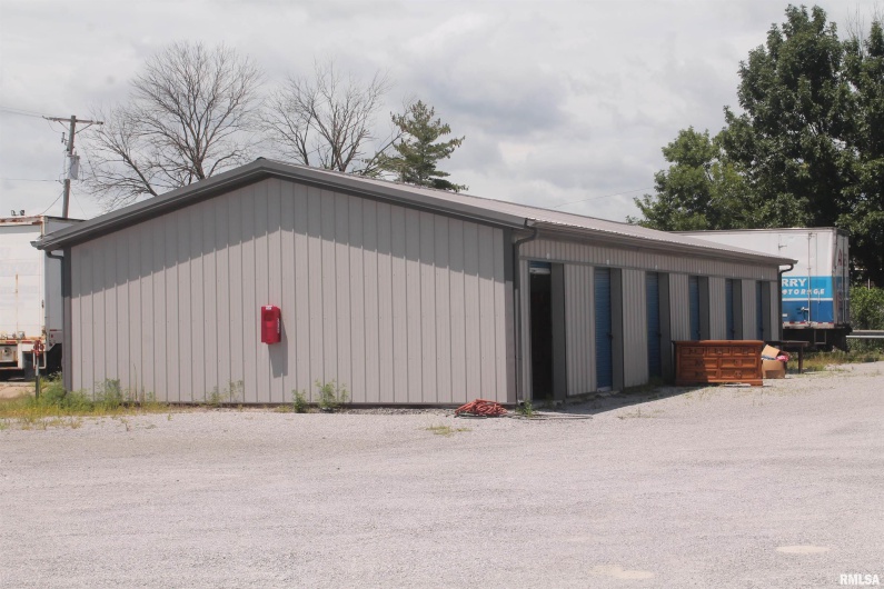 325 Industrial Park Road, Carbondale, Illinois 62901, 0 , 0 ,0,Commercial Sale,For Sale,Industrial Park,0,RMAEB459201
