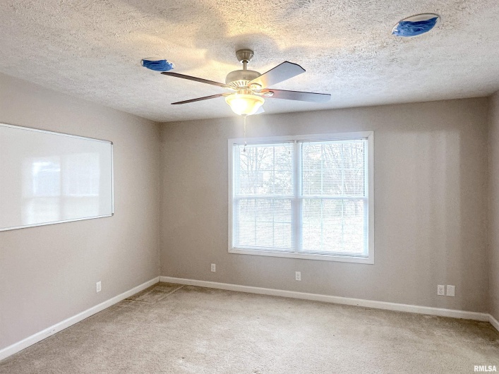 2020 Creekwood Drive, Carbondale, Illinois 62901, 3 Bedrooms Bedrooms, 0 ,2 BathroomsBathrooms,Residential,For Sale,Creekwood,0,RMAEB459203