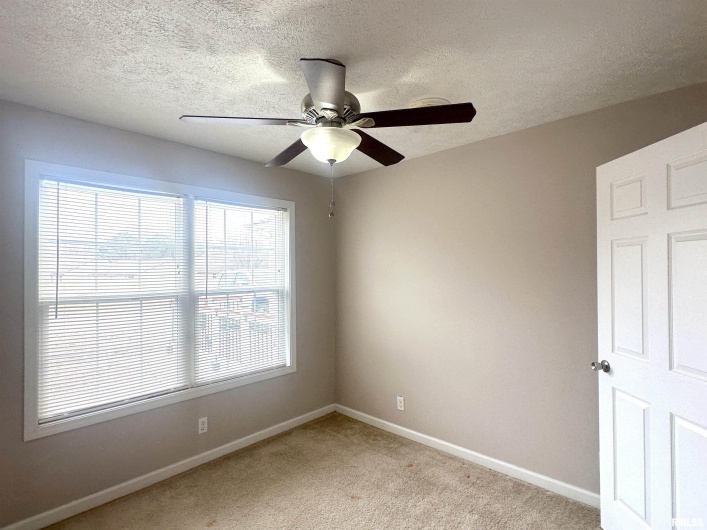 2020 Creekwood Drive, Carbondale, Illinois 62901, 3 Bedrooms Bedrooms, 0 ,2 BathroomsBathrooms,Residential,For Sale,Creekwood,0,RMAEB459203