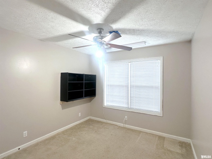 2020 Creekwood Drive, Carbondale, Illinois 62901, 3 Bedrooms Bedrooms, 0 ,2 BathroomsBathrooms,Residential,For Sale,Creekwood,0,RMAEB459203