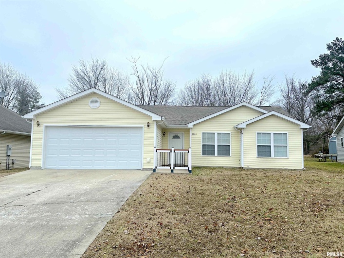 2020 Creekwood Drive, Carbondale, Illinois 62901, 3 Bedrooms Bedrooms, 0 ,2 BathroomsBathrooms,Residential,For Sale,Creekwood,0,RMAEB459203