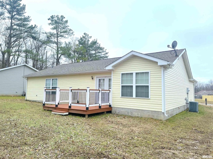 2020 Creekwood Drive, Carbondale, Illinois 62901, 3 Bedrooms Bedrooms, 0 ,2 BathroomsBathrooms,Residential,For Sale,Creekwood,0,RMAEB459203
