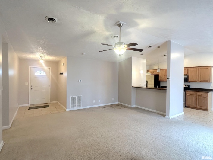 2020 Creekwood Drive, Carbondale, Illinois 62901, 3 Bedrooms Bedrooms, 0 ,2 BathroomsBathrooms,Residential,For Sale,Creekwood,0,RMAEB459203