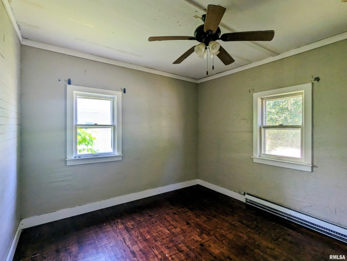 420 13TH Street, Herrin, Illinois 62948, 2 Bedrooms Bedrooms, 0 ,1 BathroomBathrooms,Residential,For Sale,13TH,0,RMAEB459204