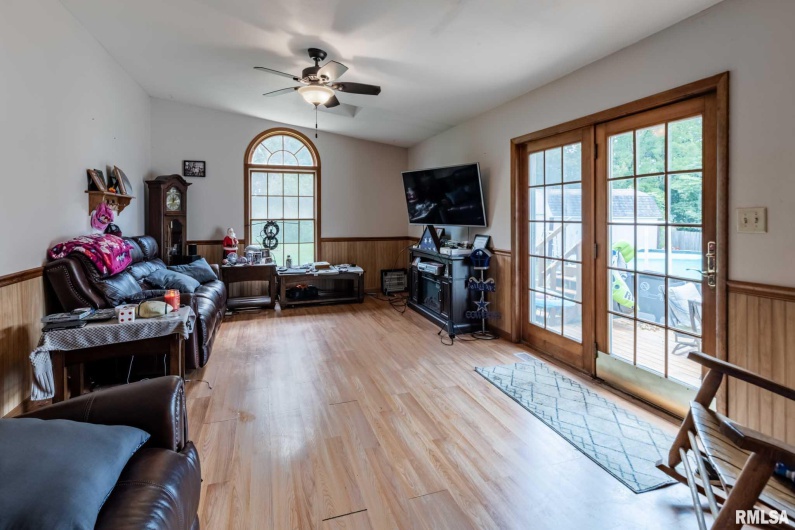 514 SMITH Street, Galatia, Illinois 62935, 4 Bedrooms Bedrooms, 0 ,2 BathroomsBathrooms,Residential,For Sale,SMITH,0,RMAQC4266231