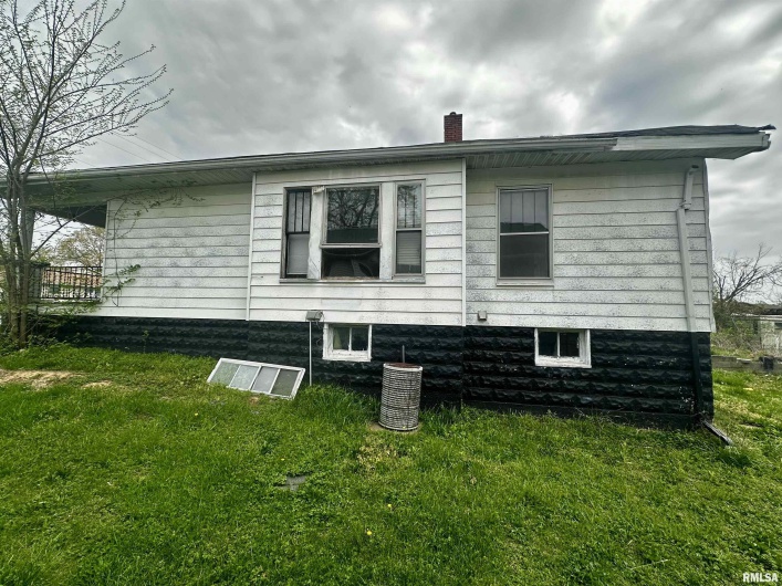 111 WALKER Street, Galatia, Illinois 62935, 2 Bedrooms Bedrooms, 0 ,1 BathroomBathrooms,Residential,For Sale,WALKER,0,RMAQC4266250