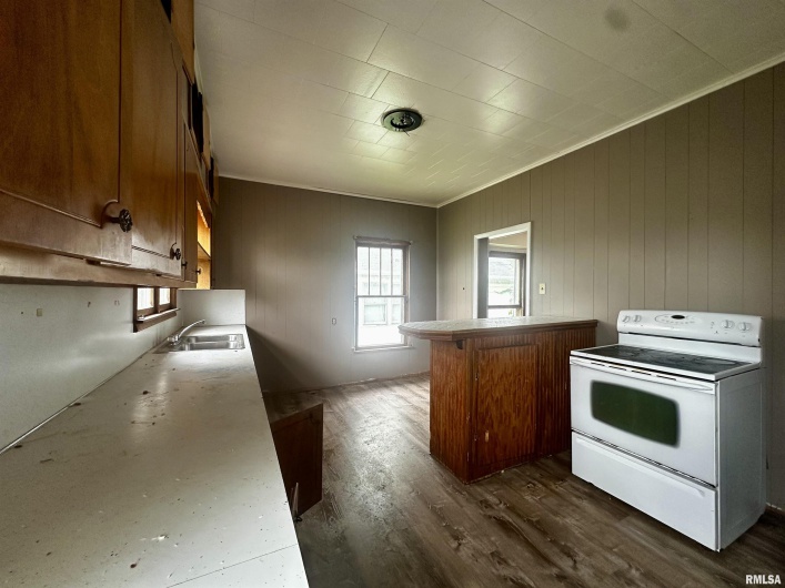 111 WALKER Street, Galatia, Illinois 62935, 2 Bedrooms Bedrooms, 0 ,1 BathroomBathrooms,Residential,For Sale,WALKER,0,RMAQC4266250