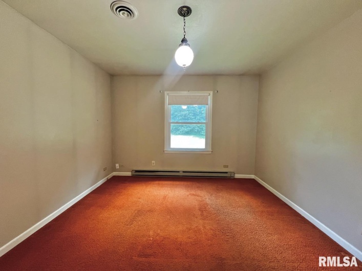 21 Spring Arbor Drive, Carbondale, Illinois 62901, 3 Bedrooms Bedrooms, 0 ,2 BathroomsBathrooms,Residential,For Sale,Spring Arbor,0,RMAEB459217