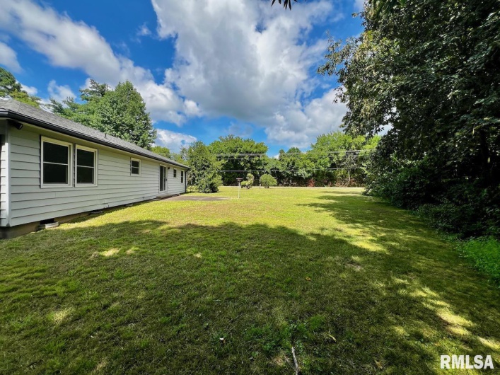 21 Spring Arbor Drive, Carbondale, Illinois 62901, 3 Bedrooms Bedrooms, 0 ,2 BathroomsBathrooms,Residential,For Sale,Spring Arbor,0,RMAEB459217