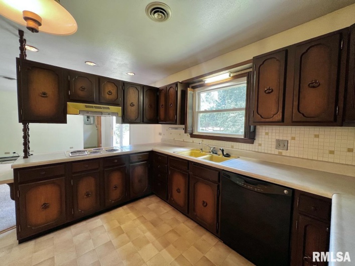 21 Spring Arbor Drive, Carbondale, Illinois 62901, 3 Bedrooms Bedrooms, 0 ,2 BathroomsBathrooms,Residential,For Sale,Spring Arbor,0,RMAEB459217