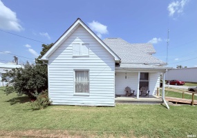 103 BALTIMORE Street, Ridgway, Illinois 62979-1076, 2 Bedrooms Bedrooms, 0 ,1 BathroomBathrooms,Residential,For Sale,BALTIMORE,0,RMAEB459222