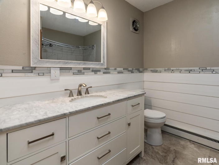 39 Butternut Hill Drive, Carbondale, Illinois 62903, 5 Bedrooms Bedrooms, 0 ,3 BathroomsBathrooms,Residential,For Sale,Butternut Hill,0,RMAEB459221