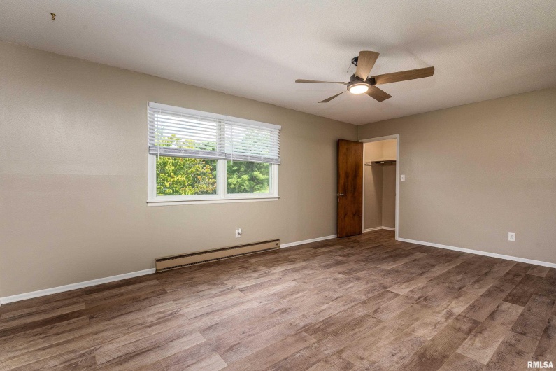 39 Butternut Hill Drive, Carbondale, Illinois 62903, 5 Bedrooms Bedrooms, 0 ,3 BathroomsBathrooms,Residential,For Sale,Butternut Hill,0,RMAEB459221
