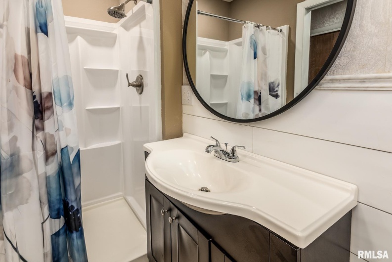 39 Butternut Hill Drive, Carbondale, Illinois 62903, 5 Bedrooms Bedrooms, 0 ,3 BathroomsBathrooms,Residential,For Sale,Butternut Hill,0,RMAEB459221