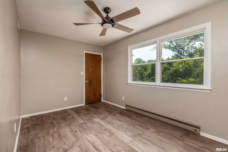 39 Butternut Hill Drive, Carbondale, Illinois 62903, 5 Bedrooms Bedrooms, 0 ,3 BathroomsBathrooms,Residential,For Sale,Butternut Hill,0,RMAEB459221