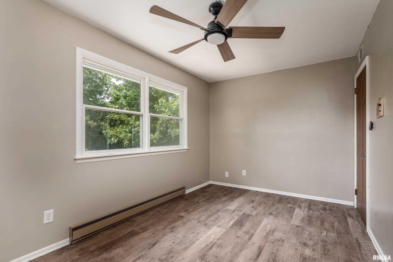 39 Butternut Hill Drive, Carbondale, Illinois 62903, 5 Bedrooms Bedrooms, 0 ,3 BathroomsBathrooms,Residential,For Sale,Butternut Hill,0,RMAEB459221