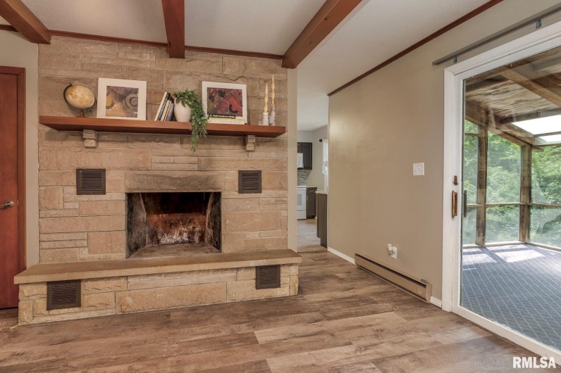39 Butternut Hill Drive, Carbondale, Illinois 62903, 5 Bedrooms Bedrooms, 0 ,3 BathroomsBathrooms,Residential,For Sale,Butternut Hill,0,RMAEB459221