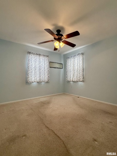 215 JACKSON Street, Harrisburg, Illinois 62946, 3 Bedrooms Bedrooms, 0 ,1 BathroomBathrooms,Residential,For Sale,JACKSON,0,RMAEB458799