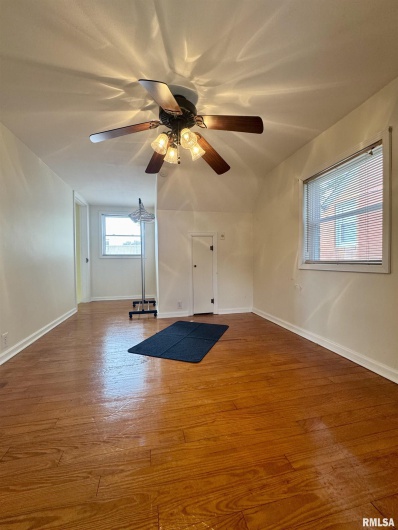 215 JACKSON Street, Harrisburg, Illinois 62946, 3 Bedrooms Bedrooms, 0 ,1 BathroomBathrooms,Residential,For Sale,JACKSON,0,RMAEB458799