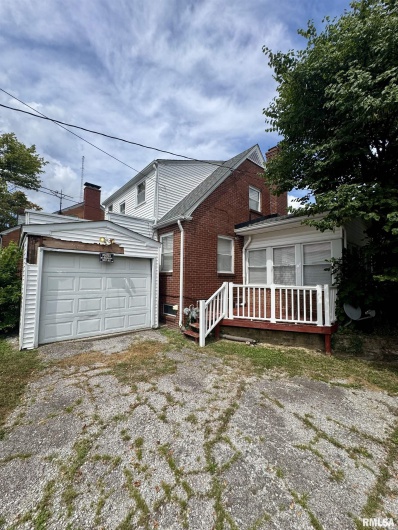 215 JACKSON Street, Harrisburg, Illinois 62946, 3 Bedrooms Bedrooms, 0 ,1 BathroomBathrooms,Residential,For Sale,JACKSON,0,RMAEB458799