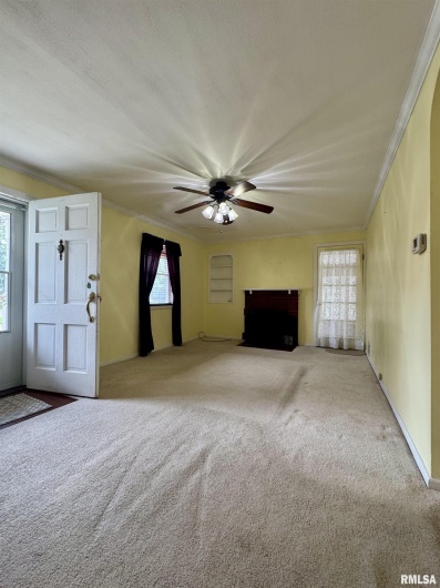 215 JACKSON Street, Harrisburg, Illinois 62946, 3 Bedrooms Bedrooms, 0 ,1 BathroomBathrooms,Residential,For Sale,JACKSON,0,RMAEB458799
