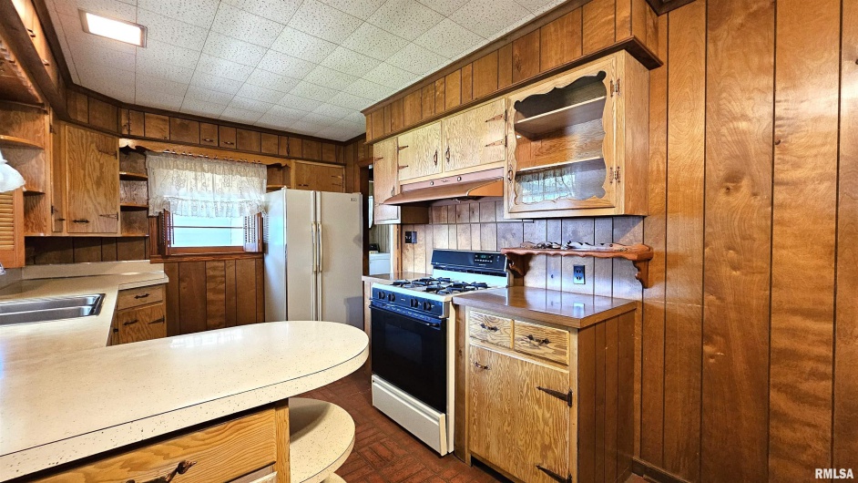 110 7TH Street, Johnston City, Illinois 62951, 2 Bedrooms Bedrooms, 0 ,1 BathroomBathrooms,Residential,For Sale,7TH,0,RMAEB459226