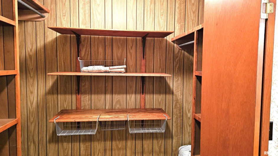 110 7TH Street, Johnston City, Illinois 62951, 2 Bedrooms Bedrooms, 0 ,1 BathroomBathrooms,Residential,For Sale,7TH,0,RMAEB459226
