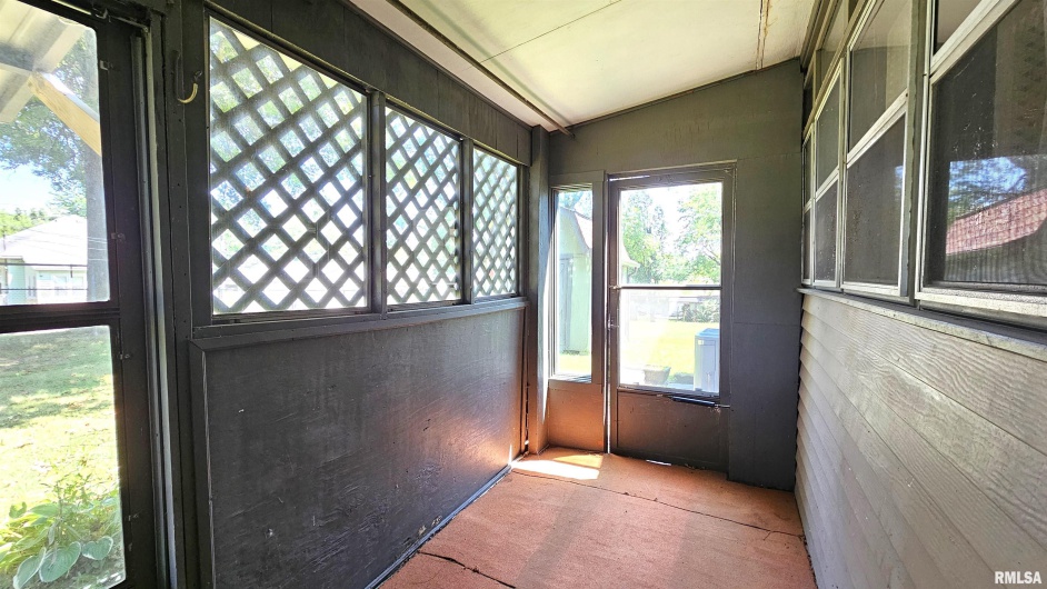 110 7TH Street, Johnston City, Illinois 62951, 2 Bedrooms Bedrooms, 0 ,1 BathroomBathrooms,Residential,For Sale,7TH,0,RMAEB459226