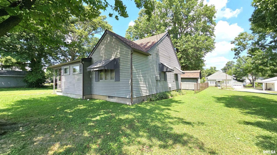 110 7TH Street, Johnston City, Illinois 62951, 2 Bedrooms Bedrooms, 0 ,1 BathroomBathrooms,Residential,For Sale,7TH,0,RMAEB459226