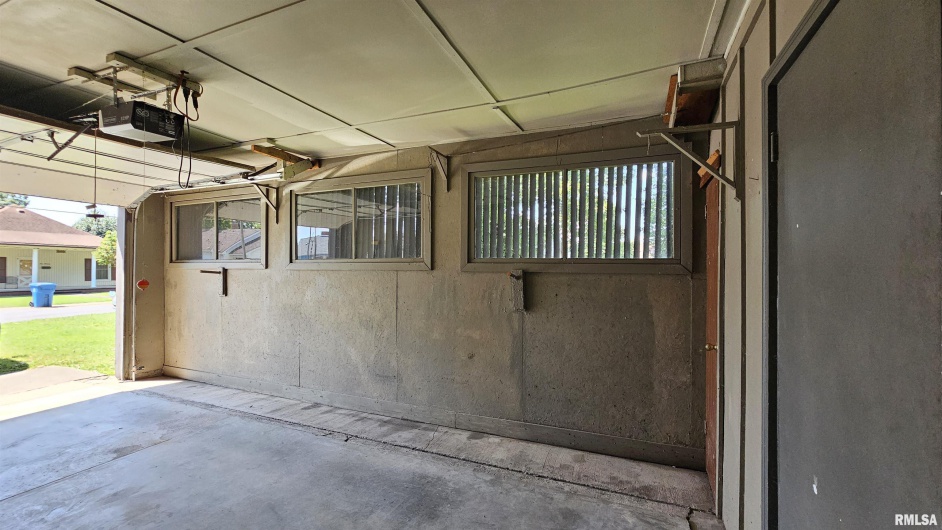 110 7TH Street, Johnston City, Illinois 62951, 2 Bedrooms Bedrooms, 0 ,1 BathroomBathrooms,Residential,For Sale,7TH,0,RMAEB459226