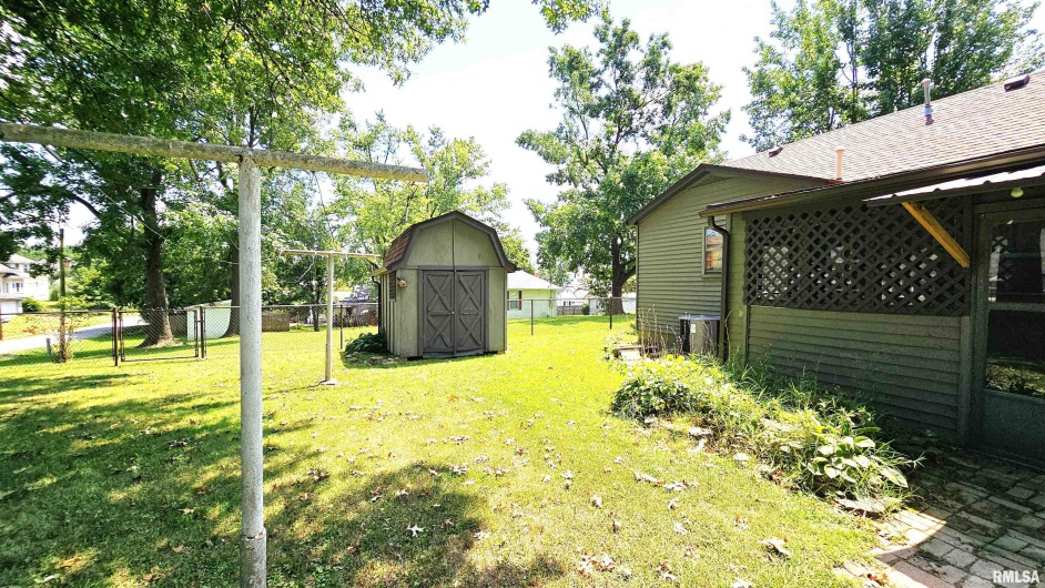 110 7TH Street, Johnston City, Illinois 62951, 2 Bedrooms Bedrooms, 0 ,1 BathroomBathrooms,Residential,For Sale,7TH,0,RMAEB459226