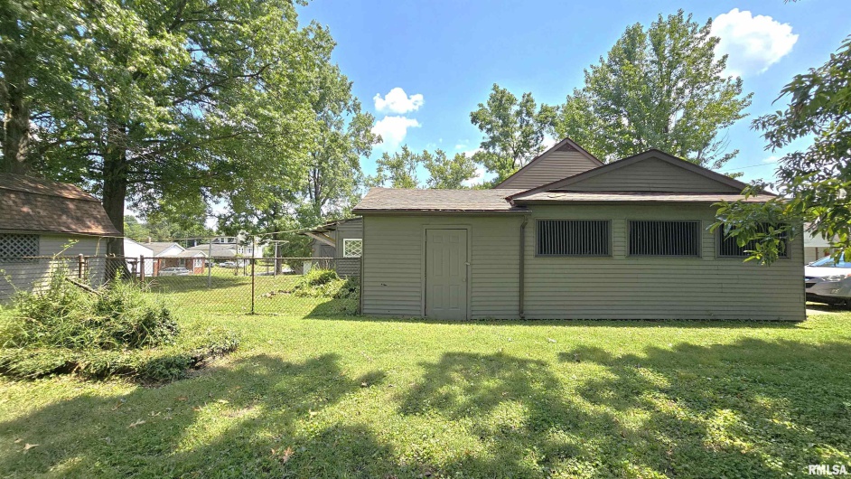 110 7TH Street, Johnston City, Illinois 62951, 2 Bedrooms Bedrooms, 0 ,1 BathroomBathrooms,Residential,For Sale,7TH,0,RMAEB459226